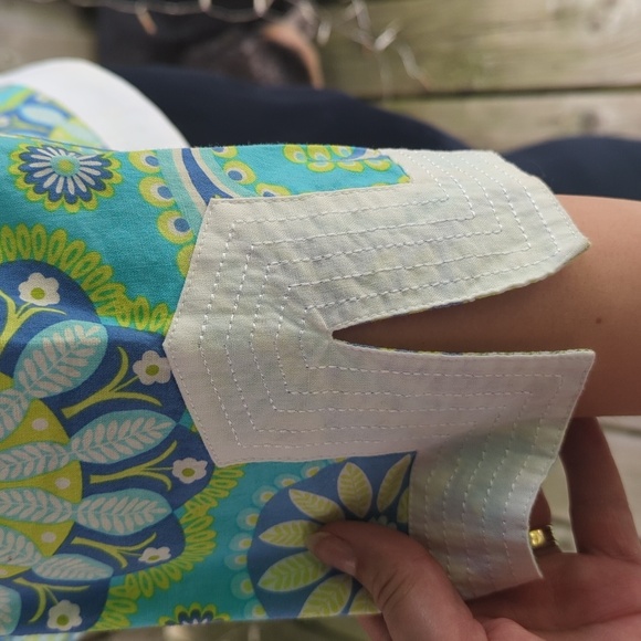 Floral Bejeweled Blouse - Picture 4 of 8